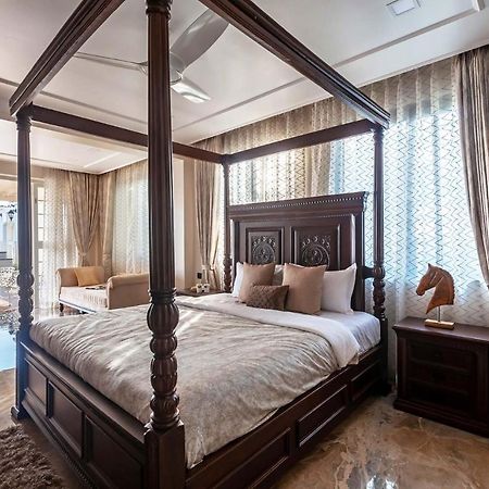 Stayvista'S Lake La Vie - Tranquil Lake-View Villa Amidst Farmland With Pool And Poolside Gazebo - Proximity To Sula Nashik Exterior foto