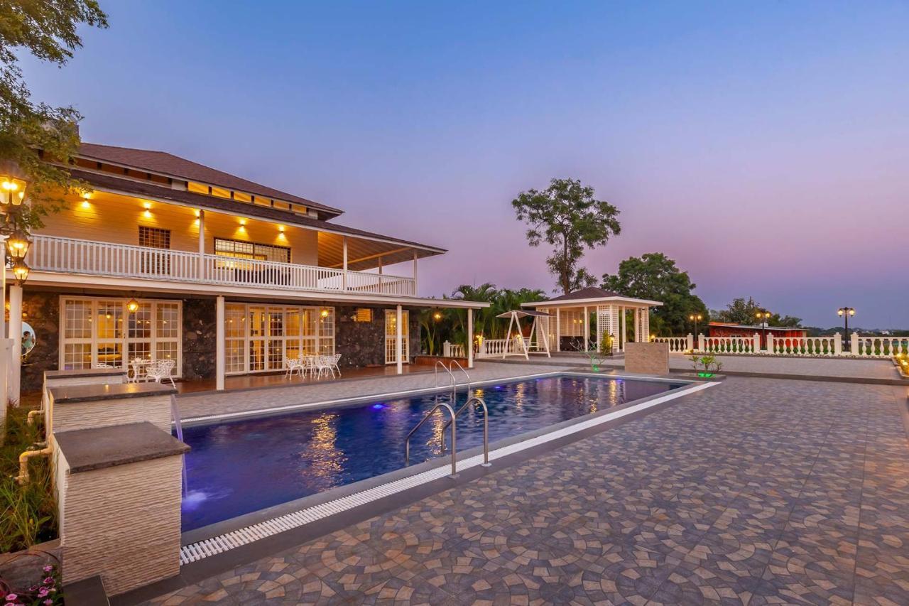 Stayvista'S Lake La Vie - Tranquil Lake-View Villa Amidst Farmland With Pool And Poolside Gazebo - Proximity To Sula Nashik Exterior foto